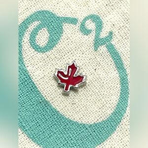 Origami Owl Living Lockets HTF Retired Original Canada Maple Leaf Floating Charm